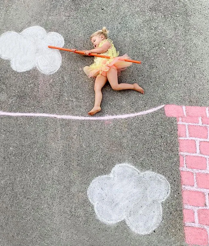 30 Pics Of A Family That Uses Chalk Art To Go On Adventures During The Lockdown