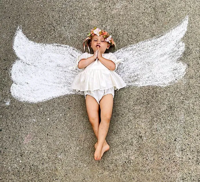 30 Pics Of A Family That Uses Chalk Art To Go On Adventures During The Lockdown