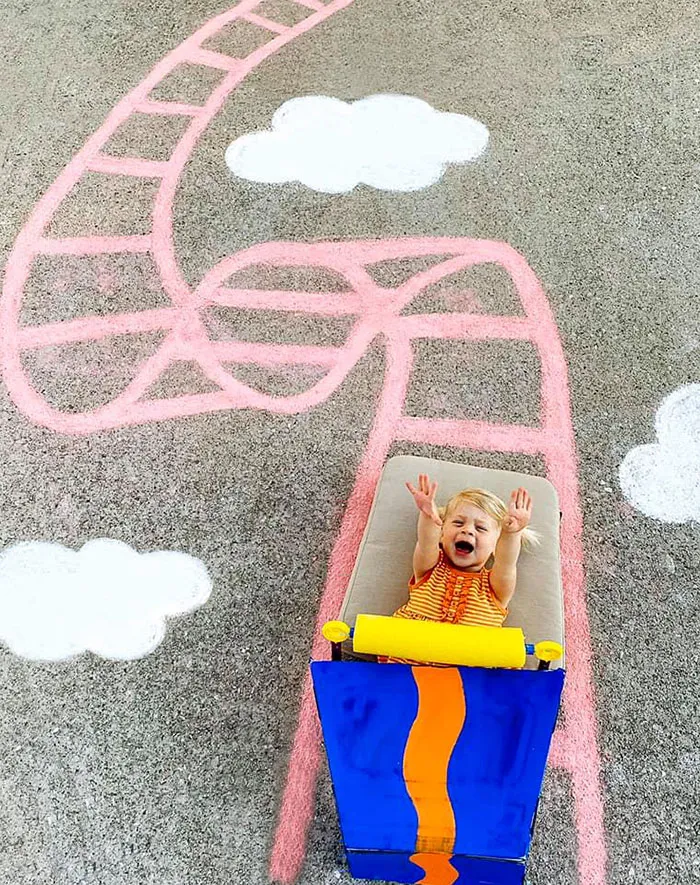 30 Pics Of A Family That Uses Chalk Art To Go On Adventures During The Lockdown