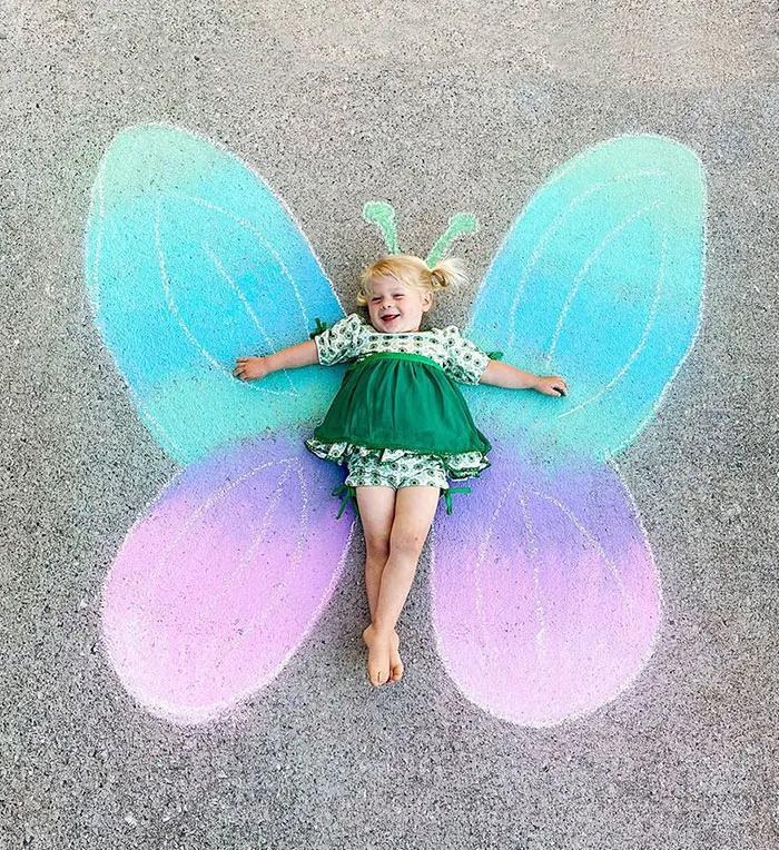 30 Pics Of A Family That Uses Chalk Art To Go On Adventures During The Lockdown