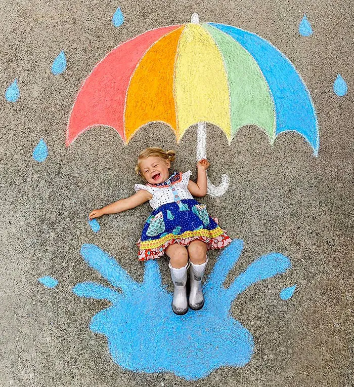 30 Pics Of A Family That Uses Chalk Art To Go On Adventures During The Lockdown