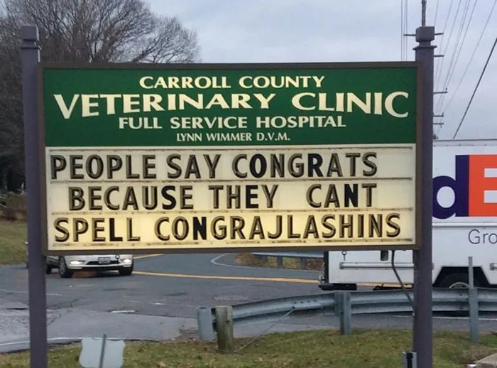 30 Of The Funniest Outdoor Signs From This Vet Clinic That Dad Joke Lovers Will Appreciate
