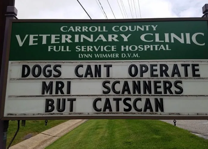 30 Of The Funniest Outdoor Signs From This Vet Clinic That Dad Joke Lovers Will Appreciate