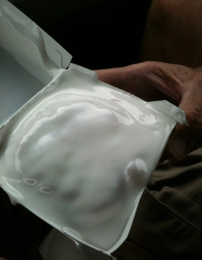 Mi marido pidió glaseado extra en su galleta de canela