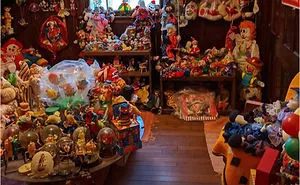 Person Spends His Time In Quarantine Looking At What People Are Selling On Facebook, Compiles A Hilarious Collection