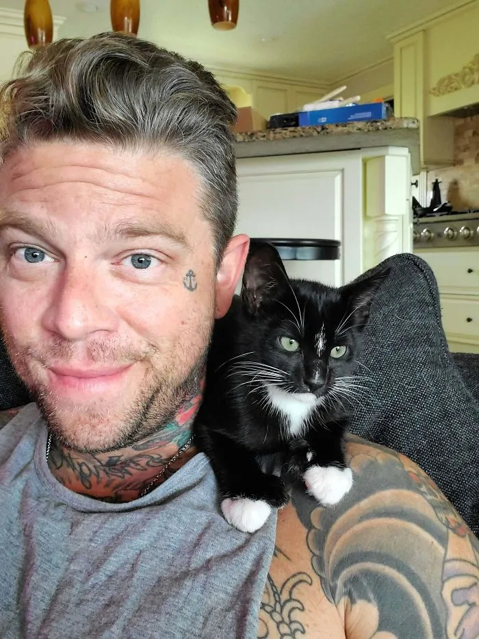 Never Thought This Little Fella Would Change My Life. Ptsd Is So Difficult To Deal With, This Little Fella Makes A World Of Difference. Purr On Playa.