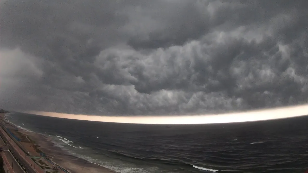 Time-Lapsing A Storm