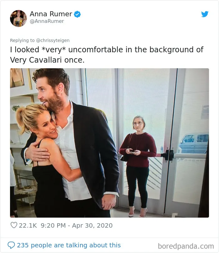 30 People Share Their "1 Minute Of Fame" Stories In Response To Chrissy Teigen's Tweet