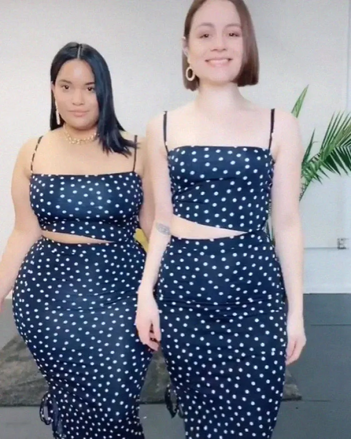 Two Friends Show How The Same Clothes Look On Their Different Body Types (33 Pics)