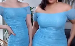 Two Friends Show How The Same Clothes Look On Their Different Body Types (33 Pics)