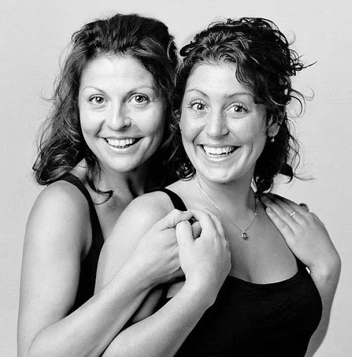 Photographer Finds Look-Alikes That Are Not Actually Related By Blood But Look Incredibly Similar (30 Pics)
