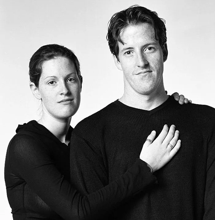 Photographer Finds Look-Alikes That Are Not Actually Related By Blood But Look Incredibly Similar (30 Pics)
