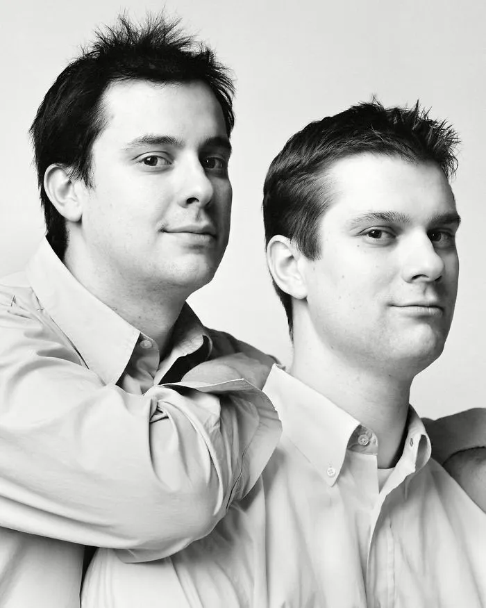 Photographer Finds Look-Alikes That Are Not Actually Related By Blood But Look Incredibly Similar (30 Pics)