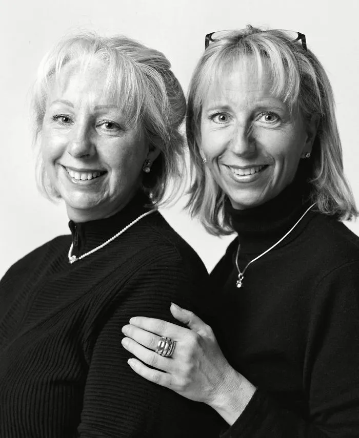 Photographer Finds Look-Alikes That Are Not Actually Related By Blood But Look Incredibly Similar (30 Pics)