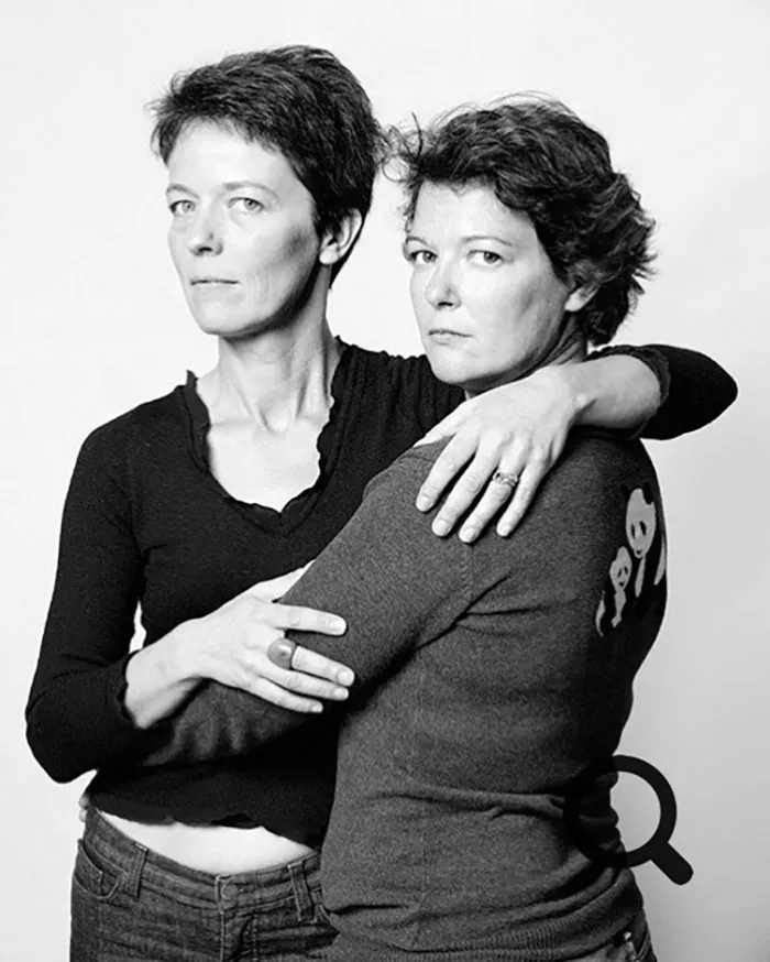 Photographer Finds Look-Alikes That Are Not Actually Related By Blood But Look Incredibly Similar (30 Pics)