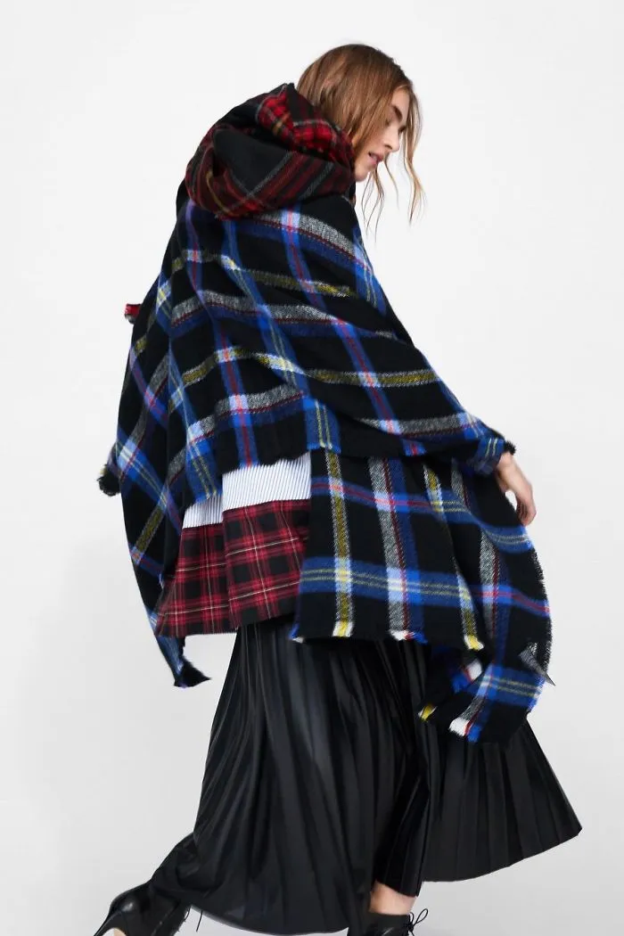 Zara Shoppers Are Saying It's Impossible To Shop Online Due To Weird Modeling Poses, Share Screenshots To Prove Their Point