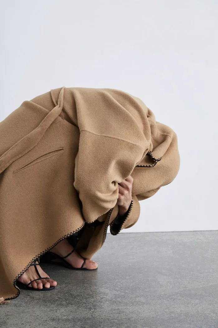 Zara Shoppers Are Saying It's Impossible To Shop Online Due To Weird Modeling Poses, Share Screenshots To Prove Their Point