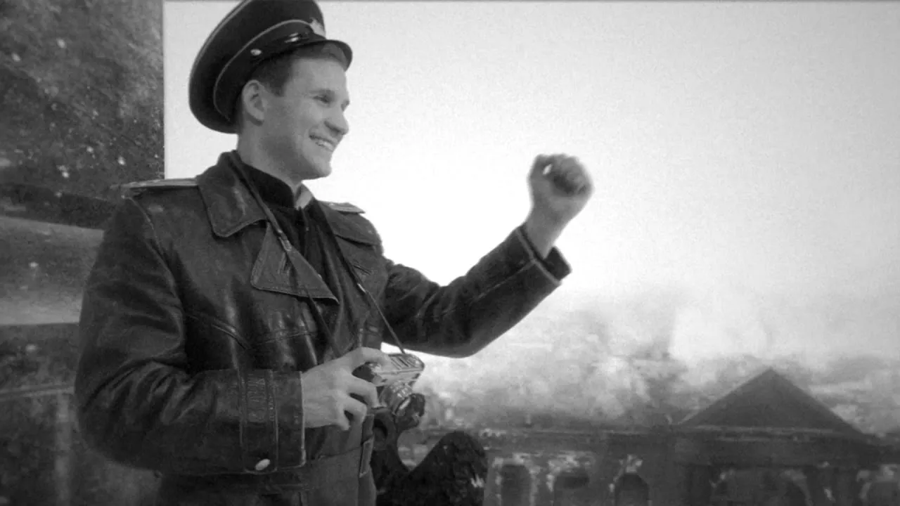 Like For Like Reconstruction Of An Iconic World War II Scene ‘Raising A Flag Over The Reichstag’ In Film For The First Time