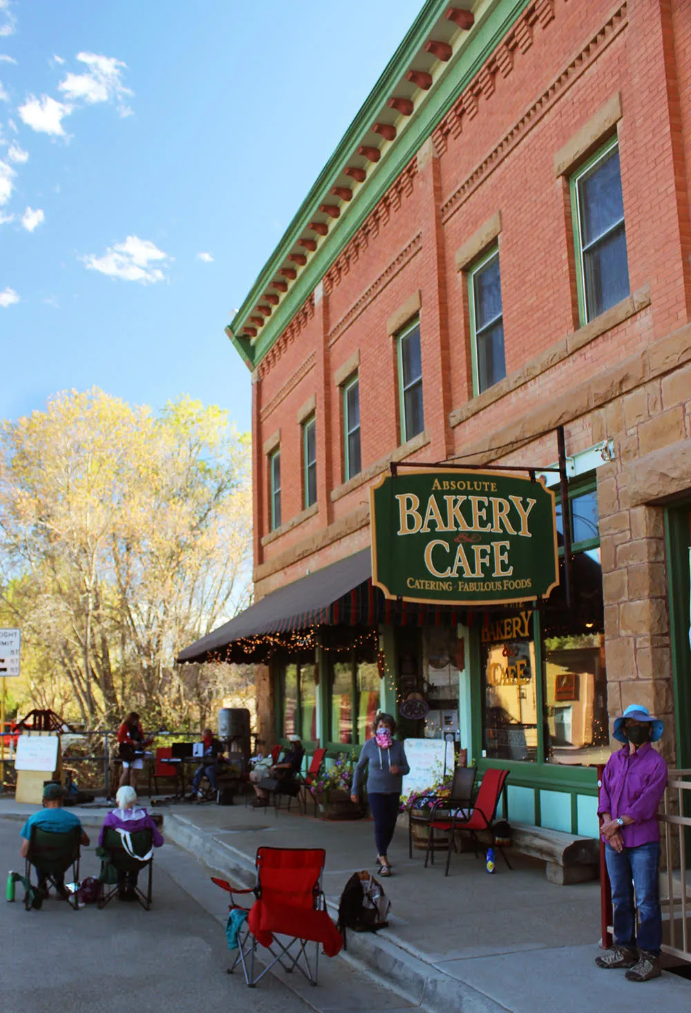 Small Moments Of Great Joy -Tiny Town Thanks Their Beloved Bakery Cafe