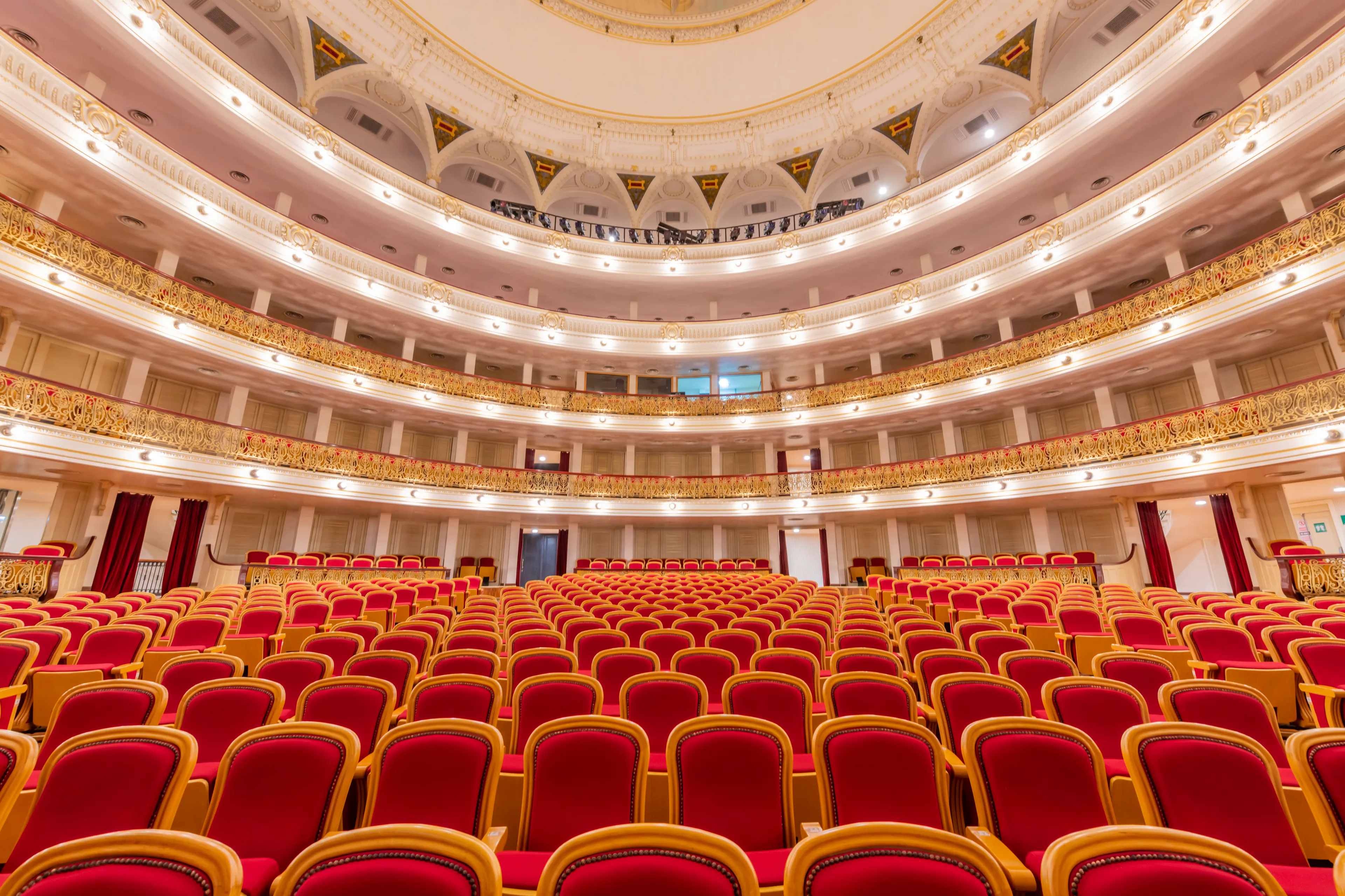 I Photograph Beautiful Theaters From Around The World