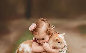 I Photograph The Innocent Moments Of Children With Animals (30 Pics)