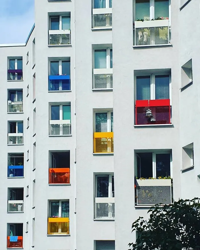These Are The Colorful Buildings I Discovered While Wandering Around Berlin (20 Pics)