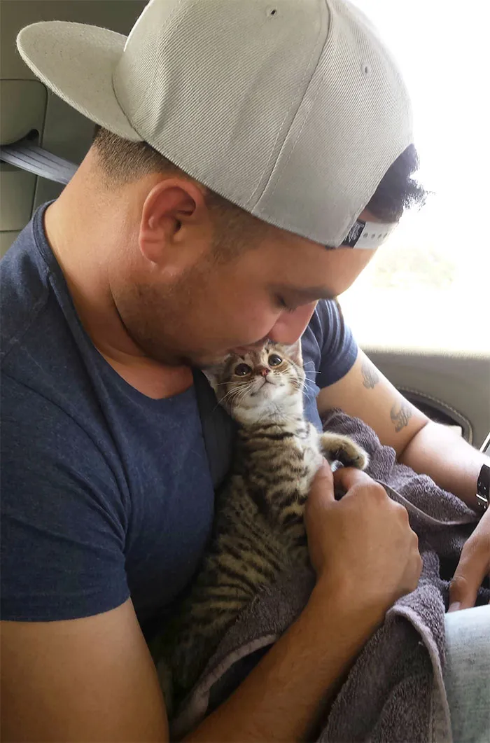 Mi hermana y cuñado lo han rescatado y mira qué feliz está