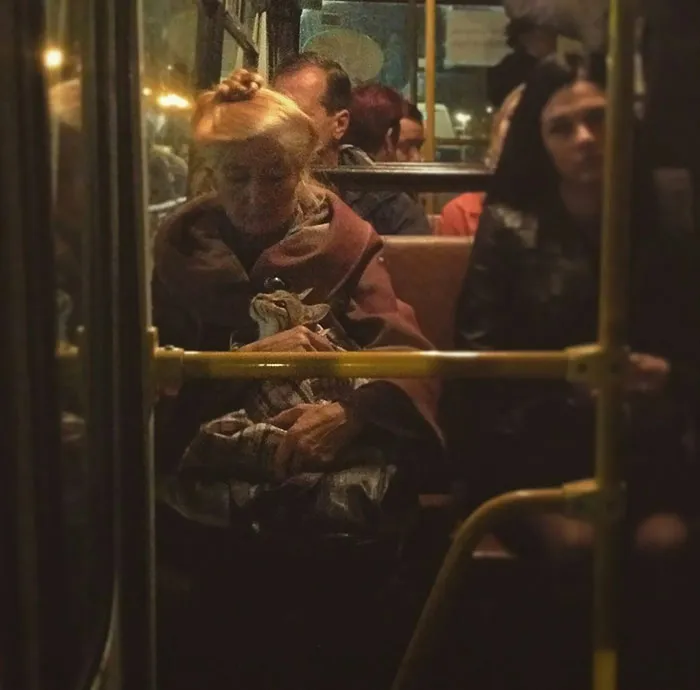 Anciana y su gato