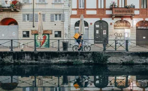 Here Are My 30 Pics Of Delivery Riders In The Italian Streets During The Quarantine 