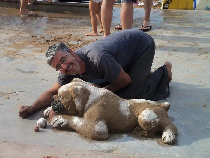 Sand Artist Creates Detailed Sculptures That You Could Easily Mistake For Live Animals If You Saw Them From A Distance