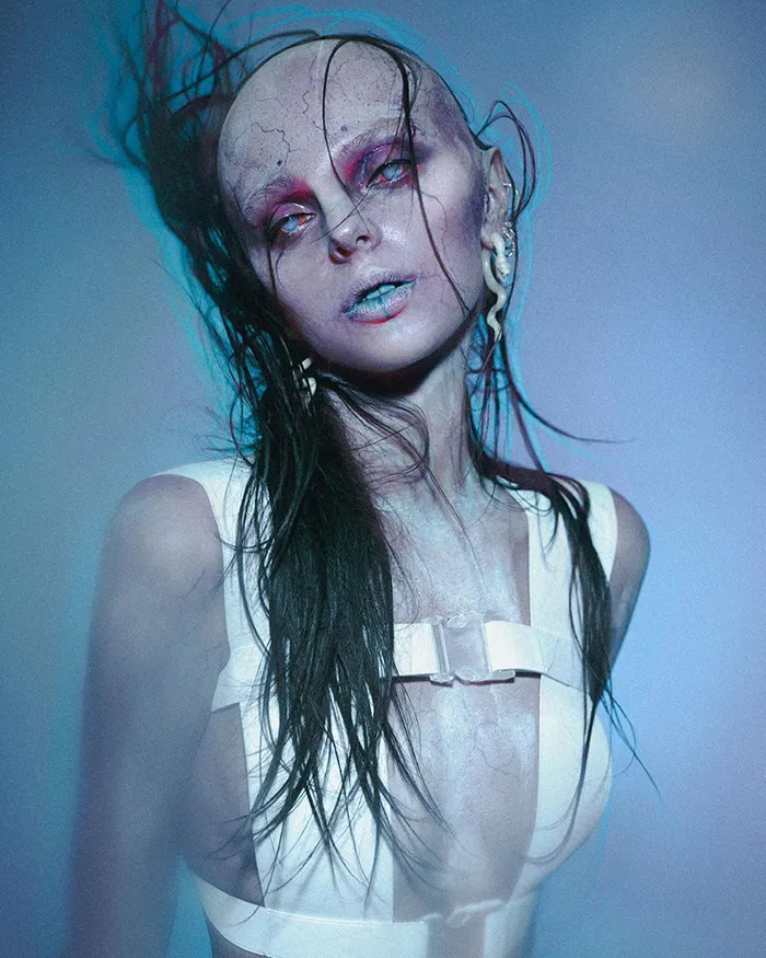 Japanese Artist Creates Mesmerizing SFX Illusions And Here Are 35 Of The Best Ones
