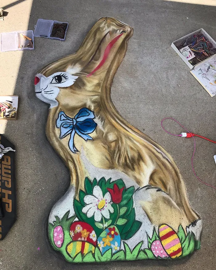 This Mother And Daughter Duo Is Creating Stunning 3D Chalk Art To Make Neighbors Smile (20 Photos)