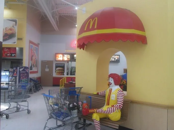 Antes esto estaba dentro de los Walmart