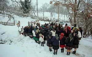 I Travel Around Romania To Photograph Old Traditions