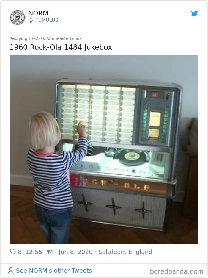 30 People Share The Oldest Gadgets They Own And Still Use To This Day