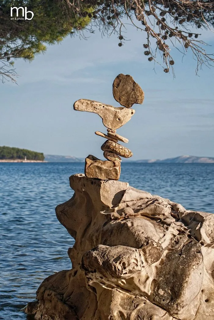 I've Been Practicing Stone Balancing For 10 Years, It's The Best Kind Of Meditation For Me (50 New Pics)