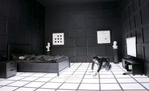 I Create Hyperrealistic Sceneries Using Miniature Sets