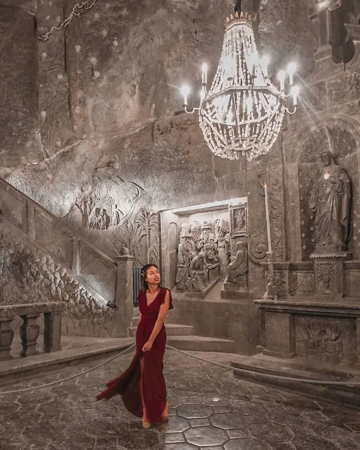 There’s A Salt Mine In Poland With Underground Lakes, Chapels, And Chandeliers Made Of Salt And It Looks Unreal (30 Pics)