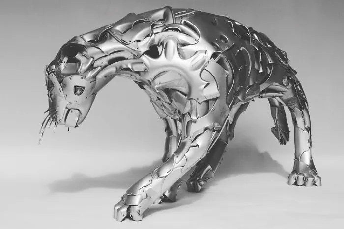 This Artist Turns Old Parts Into Beautiful Sculptures Of Animals (50 New Pics)