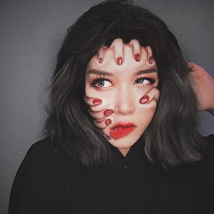 This Self-Taught Artist Can Transform Herself Into Mind-Bending Optical Illusions (25 Pics)