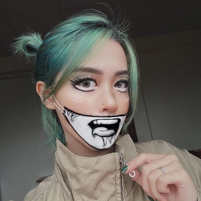This Self-Taught Artist Can Transform Herself Into Mind-Bending Optical Illusions (25 Pics)