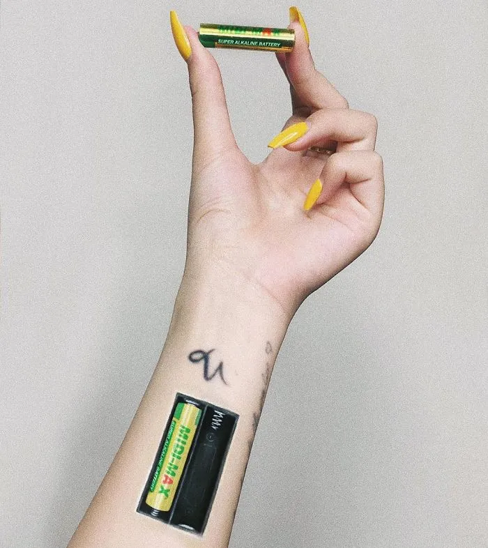 This Self-Taught Artist Can Transform Herself Into Mind-Bending Optical Illusions (25 Pics)