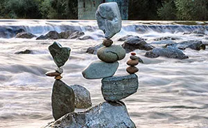 I've Been Practicing Stone Balancing For 10 Years, It's The Best Kind Of Meditation For Me (50 New Pics)