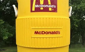 40 Photos Of McDonald's From The '80s And '90s To Show How Things Have Changed