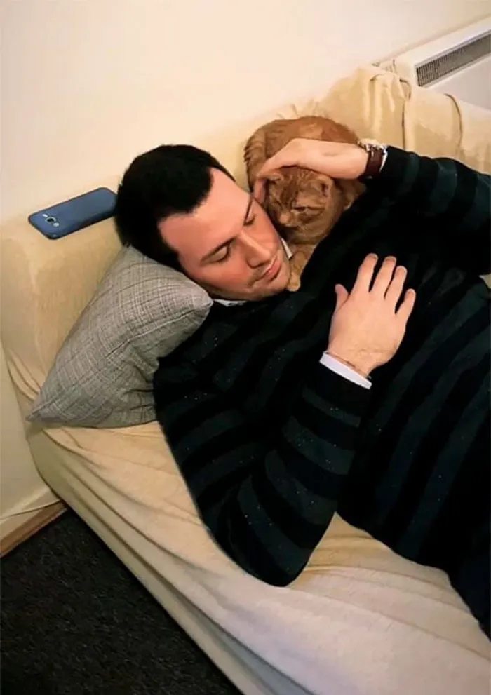 “I’ll Never Get A Pet” To... 2 Hours After Adopting Cookie