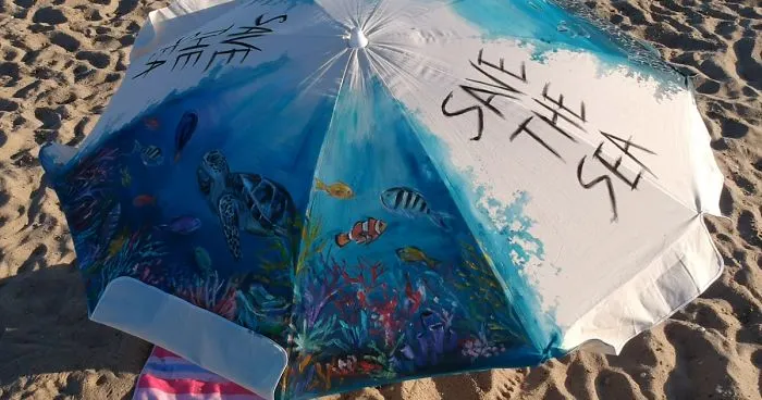 I Painted My Beach Umbrella To Show What Will Happen To Marine Life If We Don’t Make A Change