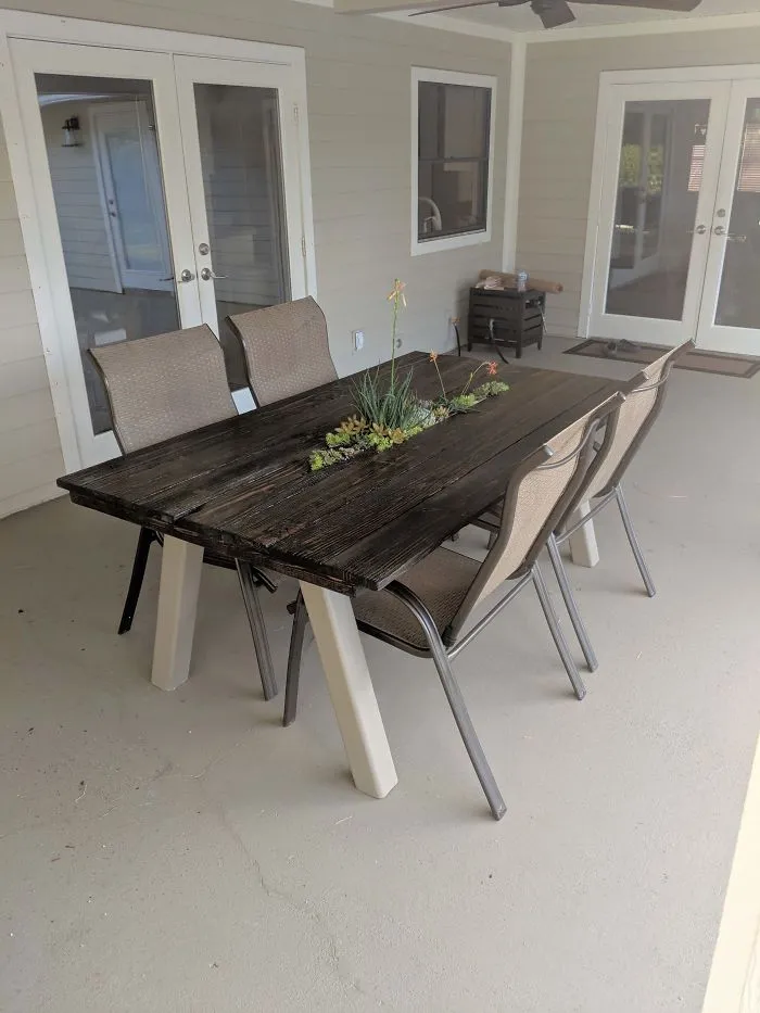 31 Times People Made Their Home Greener By Turning Tables Into Succulent Gardens