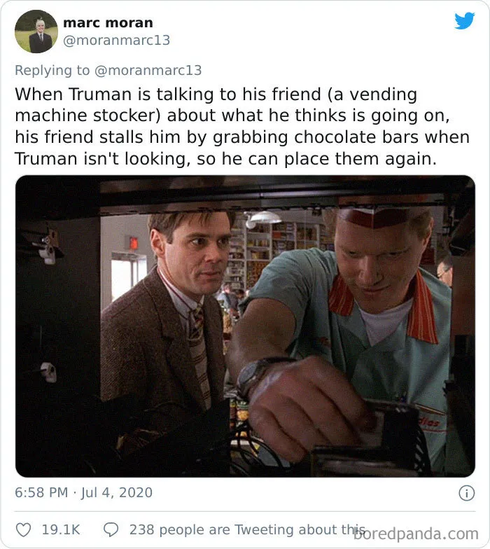 Someone Shares Hidden Details From The Truman Show And They're All So Cleverly Placed (19 Tweets)