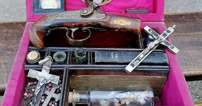 A Vampire-Slaying Kit Worth About 3000 Dollars Is Going On Auction In The UK