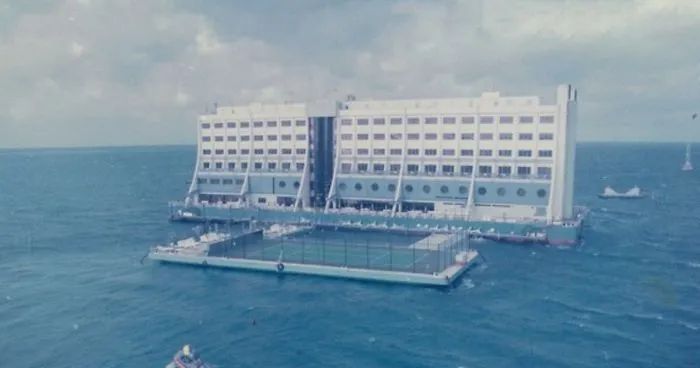The World’s First Luxury Floating Hotel Built In The 1980s For Watching The Great Barrier Reef Ends Up In North Korea